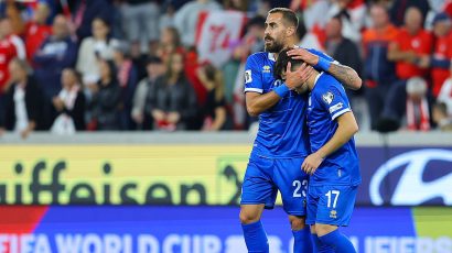 Μπορεί να κοιτάξει στα μάτια τους Ρουμάνους