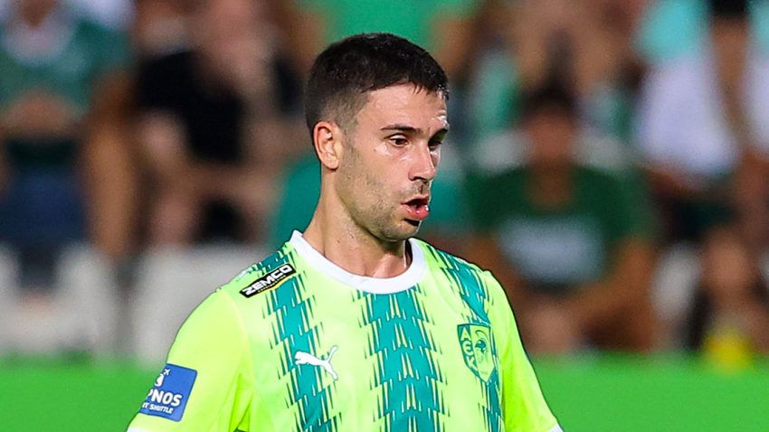 Χάνει Σουάρεθ για 2,5 μήνες