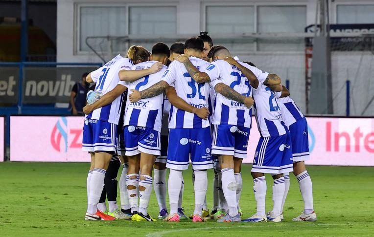 Με όπλο την έδρα και τον κόσμο της…