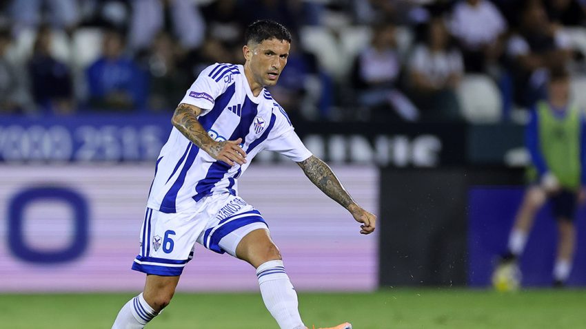 Ο Σένσι της δίνει αυτοπεποίθηση…