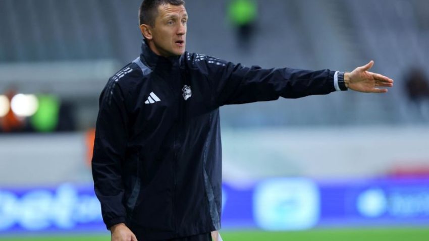 «Δεν άξιζε τέτοια εμφάνιση στους φιλάθλους» - Τι είπε ο Σατσιάς