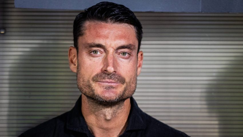 Ο Άλμπερτ Ριέρα πρώτος υποψήφιος για τον πάγκο της Άιντραχτ