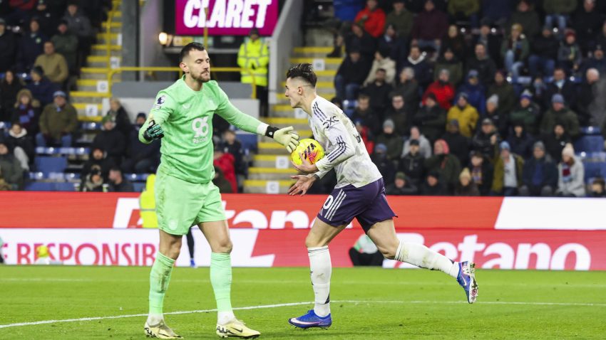 Ο Σέσκο δεν έφερε την άνοιξη και ο Φλέτσερ δεν ντεμπούταρε ιδανικά