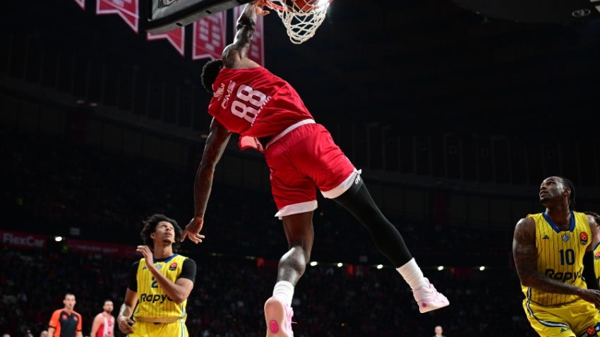 Έριξε 100άρα ο Ολυμπιακός στην Μακάμπι