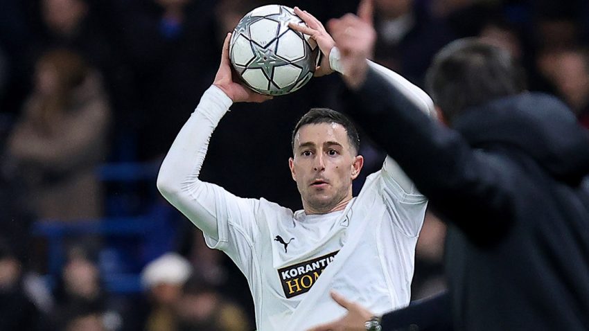 Νεό με Πηλέα, Ισπανία, Ομόνοια και Πάφο