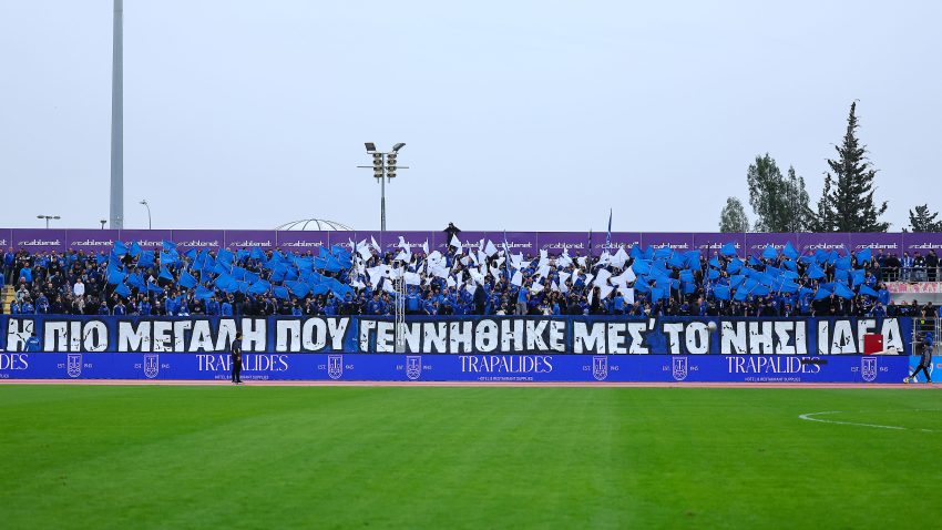 Μόνο ο κόσμος θύμισε Ανόρθωση (vid)