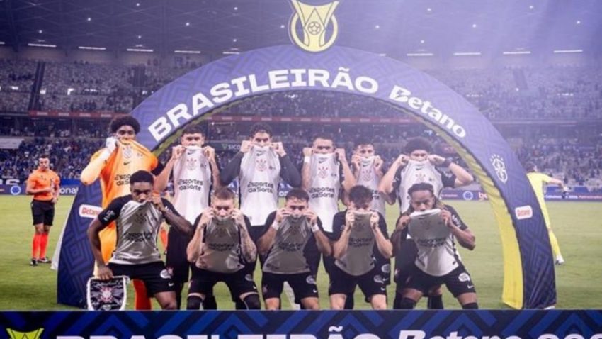 Κίνηση στήριξης στον Βινίσιους από παίκτες της Κορίνθιανς