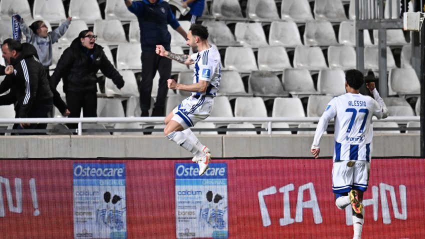 Ανόρθωση: Την Κυρία που θέλουν όλοι να βλέπουν