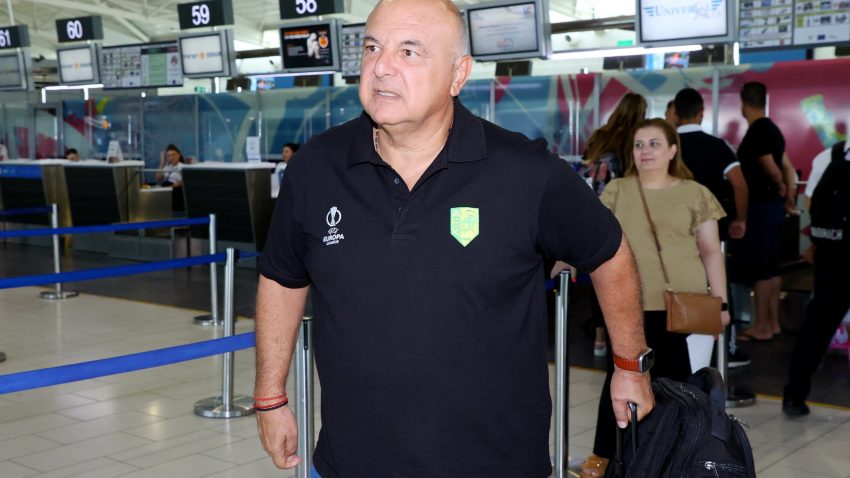 ΑΕΚ: Πέταξε μαζί με την αποστολή ο Καραπατάκης για Κύπρο