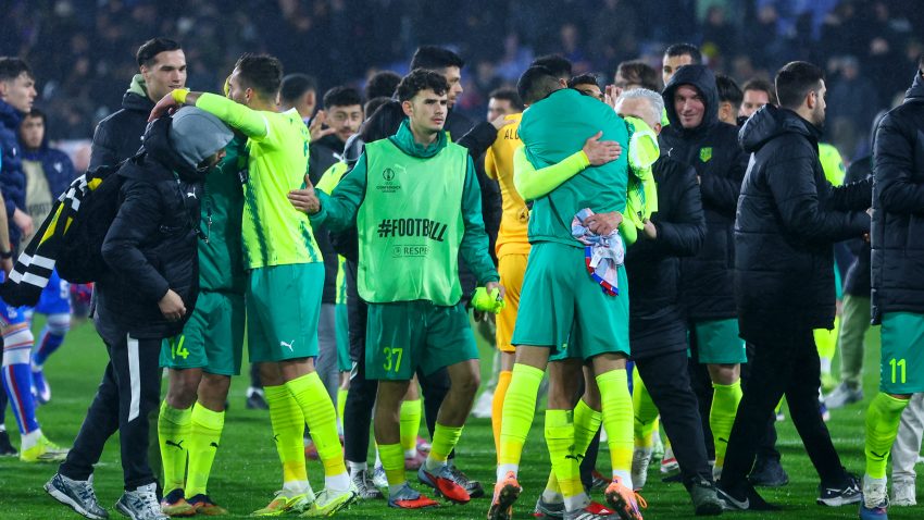 Όρθια ξανά η ΑΕΚ μέσα στην Αγγλία και ελπίζει για πρόκριση