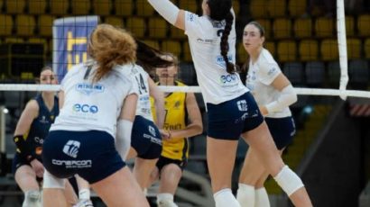 Βόλεϊ: Μία νίκη μακριά από τους τελικούς οι γαλαζοκίτρινες