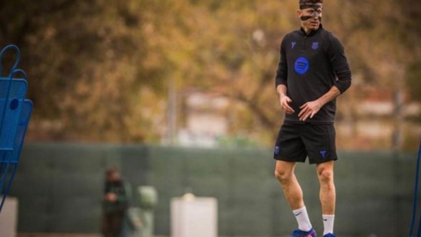 Μπαρτσελόνα: Επέστρεψε στις προπονήσεις... μασκοφόρος ο Λεβαντόφσκι