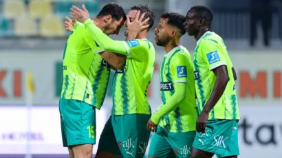 Ξέσπασε με τριάρα η ΑΕΚ