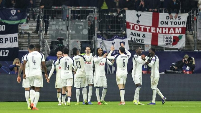 Η UEFA τιμώρησε την Τότεναμ για ρατσιστική συμπεριφορά οπαδών της