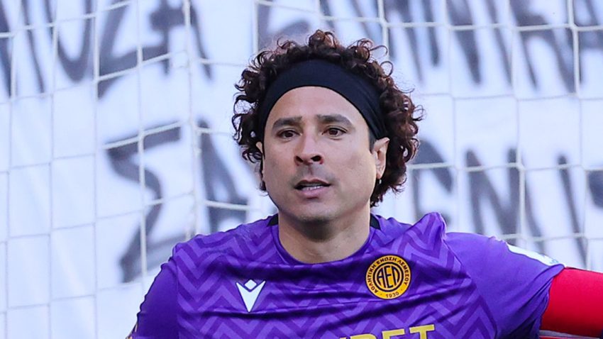 Κριτική σε Οτσόα από τους Μεξικανούς