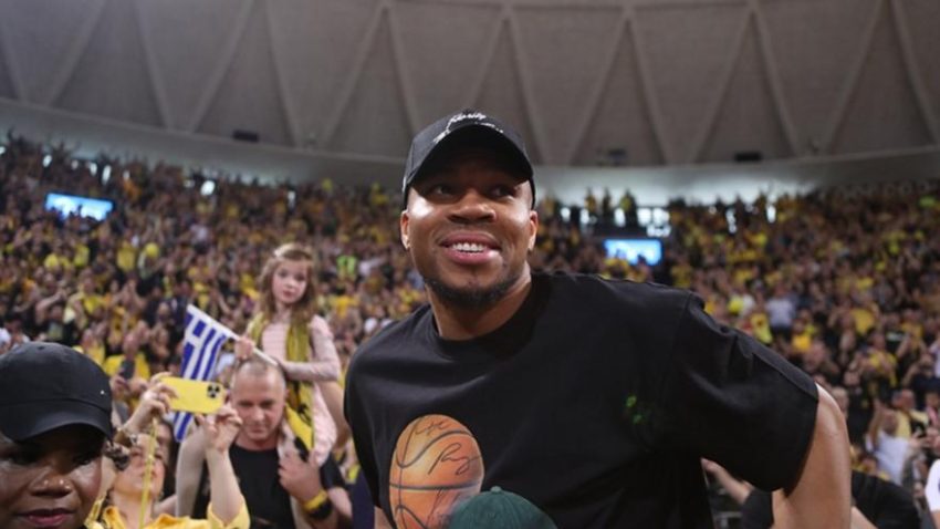 Αντετοκούνμπο: «Όπου παίζει ο αδερφός μου θέλω να κερδίζει-Το 2027 ξανά στην Εθνική»