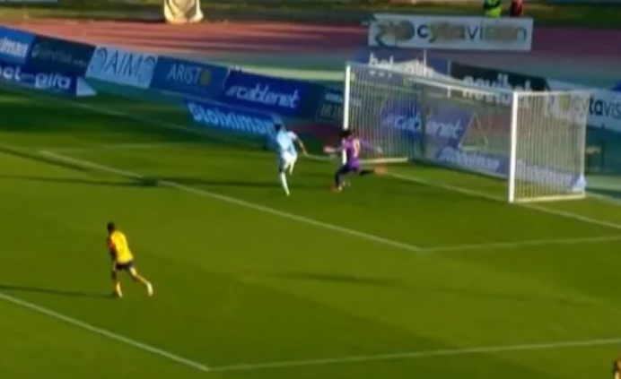 Τρομερή γκάφα από τον Οτσόα (vid)