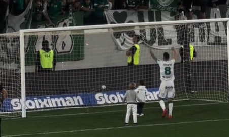 Πανέμορφο σκηνικό με τον Γιόβετιτς και τα παιδιά του (video MeridianSports)