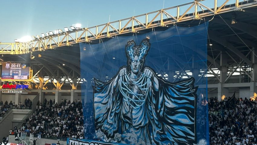 Τρομερό κορεό με τον Θεό Απόλλωνα και απίστευτη ατμόσφαιρα! (vids)