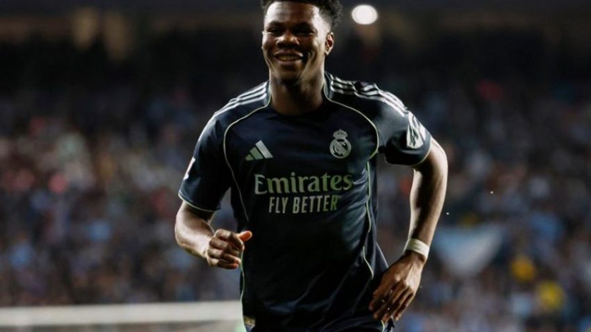 Μάτια της Μάντσεστερ Γιουνάιτεντ προς τον Τσουαμενί