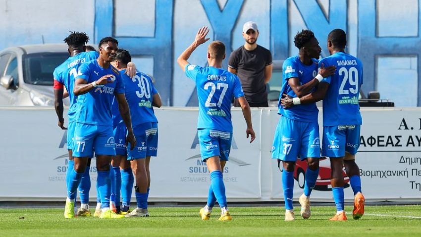 Έβαλε φωτιά ο Εθνικός στην μάχη της παραμονής