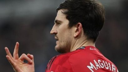 Η Μάντσεστερ Γιουνάιτεντ δίνει συμβόλαιο για 1+1 χρόνια στον Μαγκουάιρ