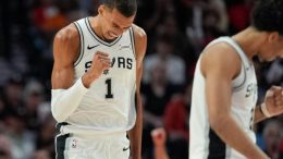 NBA: Ένα βήμα πριν την πρόκριση Σπερς και Σέλτικς