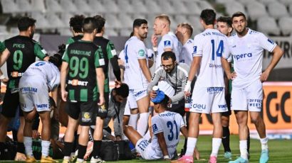 Σοβαρός τραυματισμός Λομονάκο - Βίντεο η στιγμή που τον χτυπάει στο κεφάλι ο παίκτης του Ολυμπιακού
